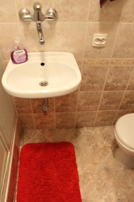 Pokoje Na Chmielnej 2 Hostel Βαρσοβία Δωμάτιο φωτογραφία