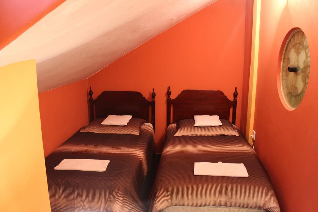 Pokoje Na Chmielnej 2 Hostel Βαρσοβία Δωμάτιο φωτογραφία