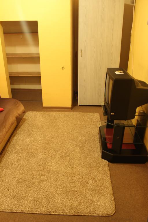 Pokoje Na Chmielnej 2 Hostel Βαρσοβία Δωμάτιο φωτογραφία